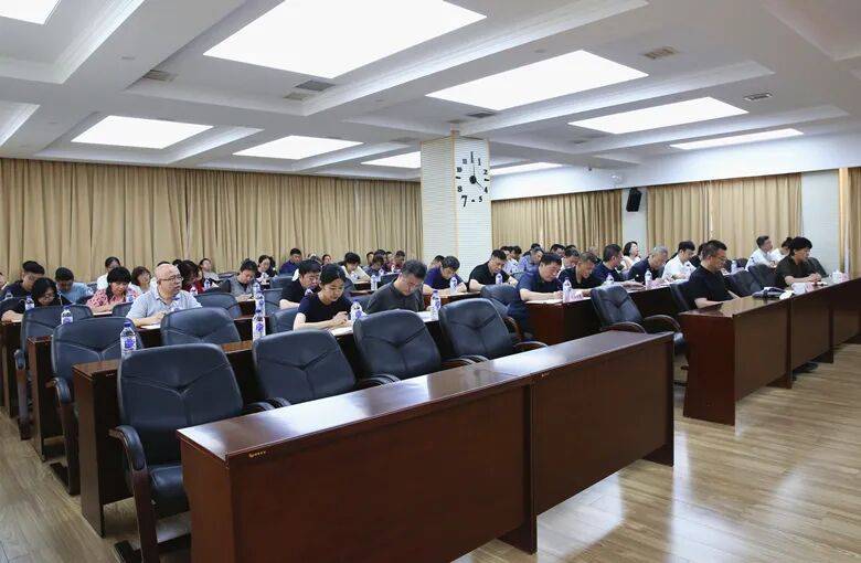 省信访局党组书记、局长兼省委社会工作部副部长孙繁柏讲授“七一”专题党课