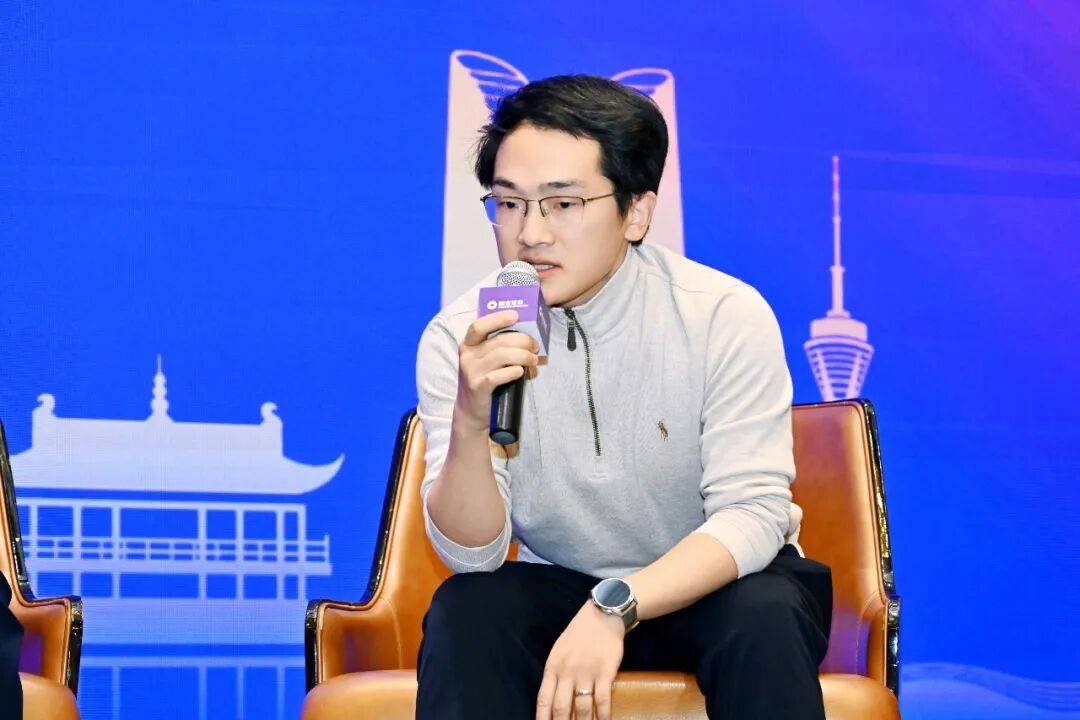 华商基金(华商基金电话客服热线)